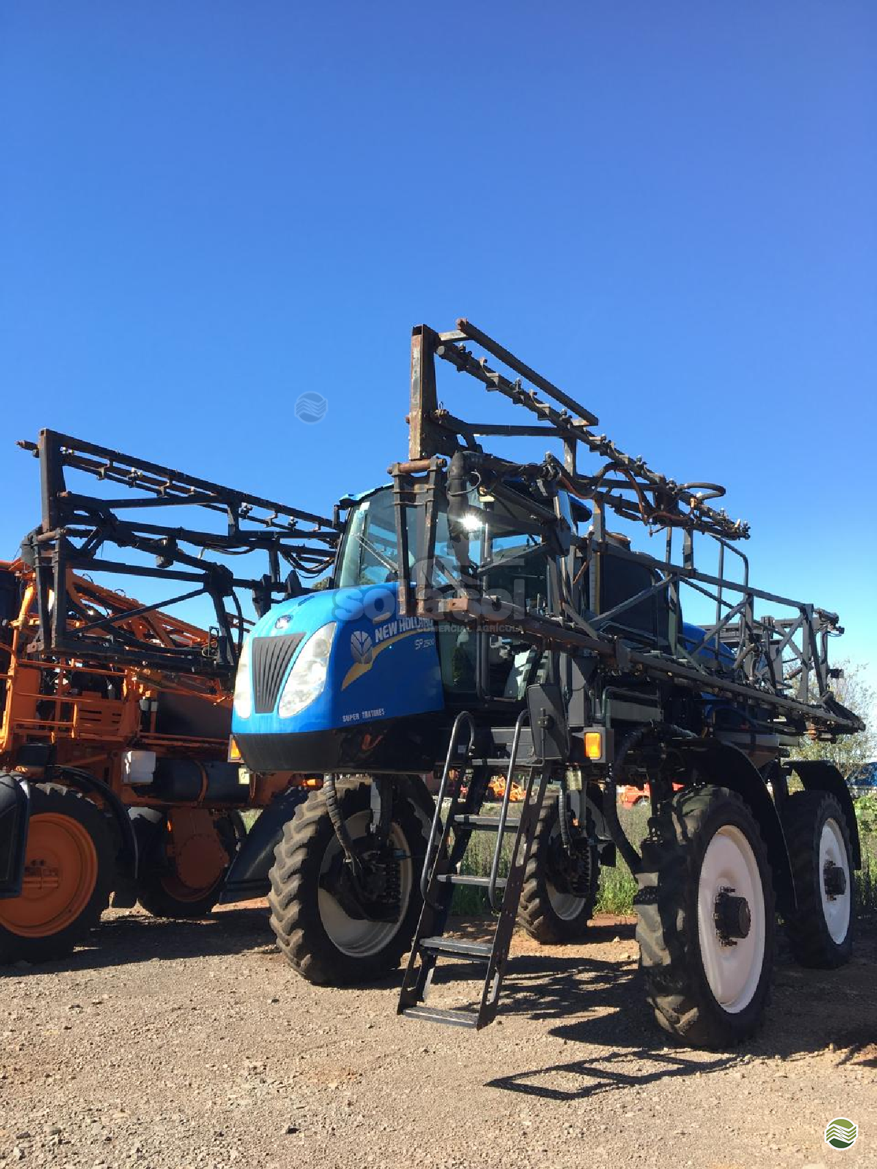 PULVERIZADOR NEW HOLLAND DEFENSOR SP2500 Tração 4x4 Sol a Sol - Jacto CRUZ ALTA RIO GRANDE DO SUL RS